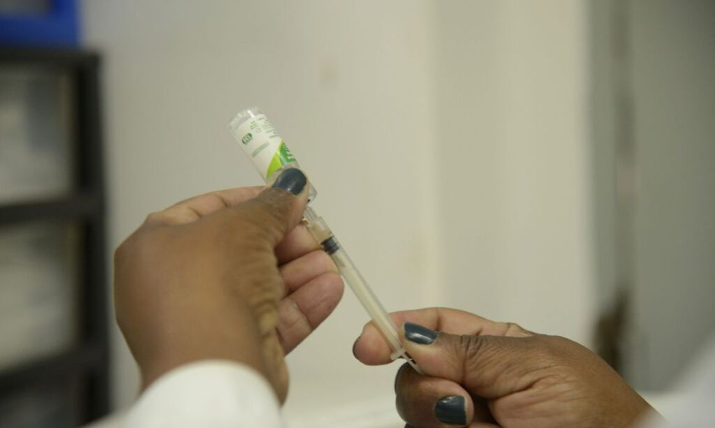 Tomaz Silva - Todas as vacinas podem ser aplicadas no mesmo dia em adultos e crianças acima dos 3 anos