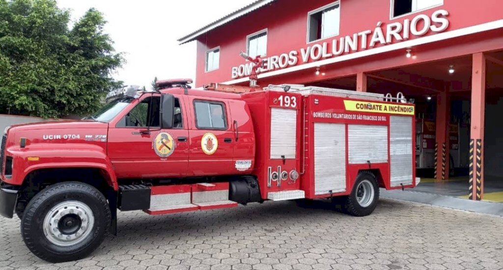 SFS: Após reforma bombeiros recebem unidade de combate a incêndio