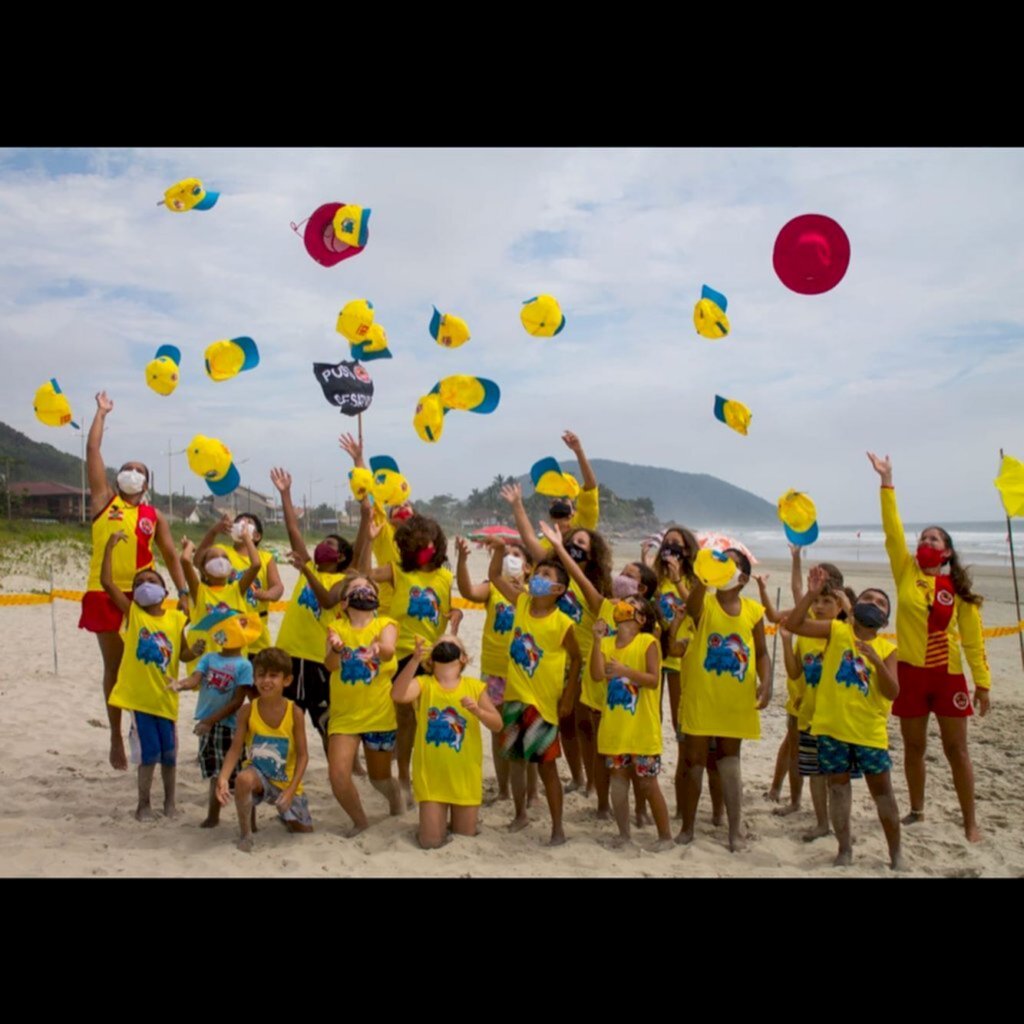 São Francisco do Sul forma 4 turmas do Projeto Golfinho