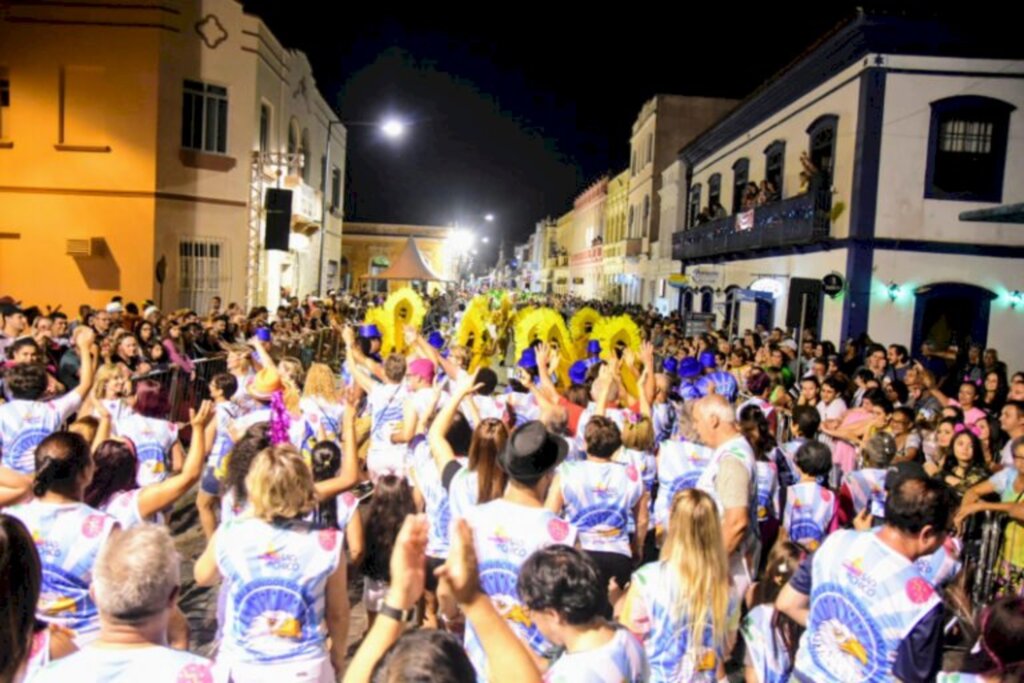 Exposição Nossos Carnavais retrata 100 anos da histórica tradição de São Francisco do Sul