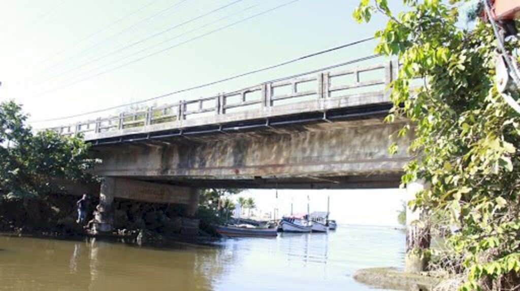 Município de Barra Velha é obrigado a interditar totalmente a Ponte sobre o Rio Itajuba