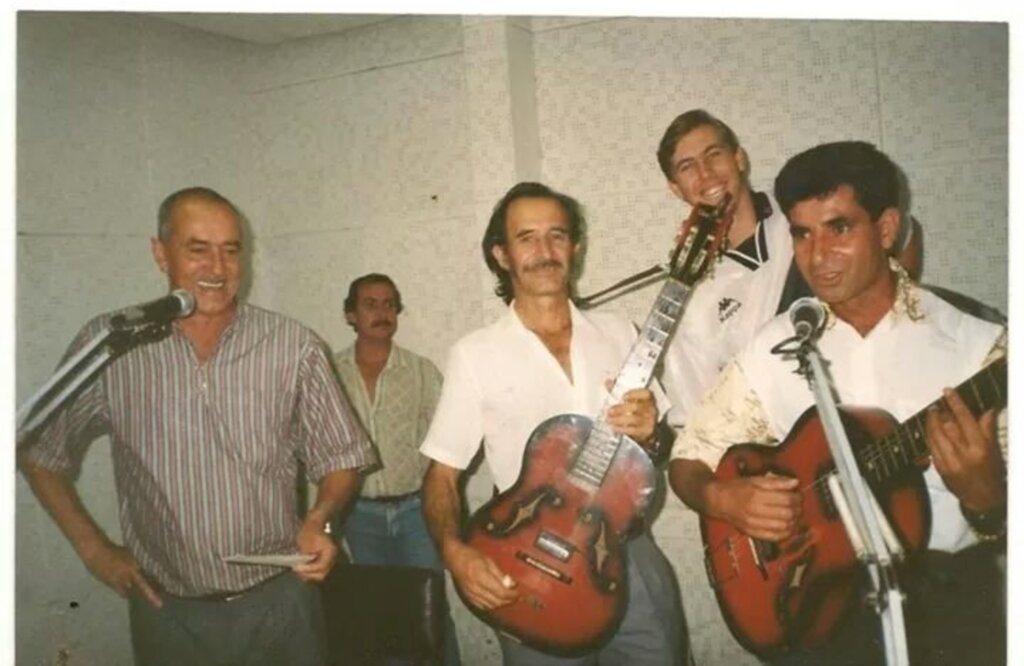 BRASIL, 100 ANOS DE RÁDIO: Imagens que marcaram história dos anos dourados do rádio joinvilense