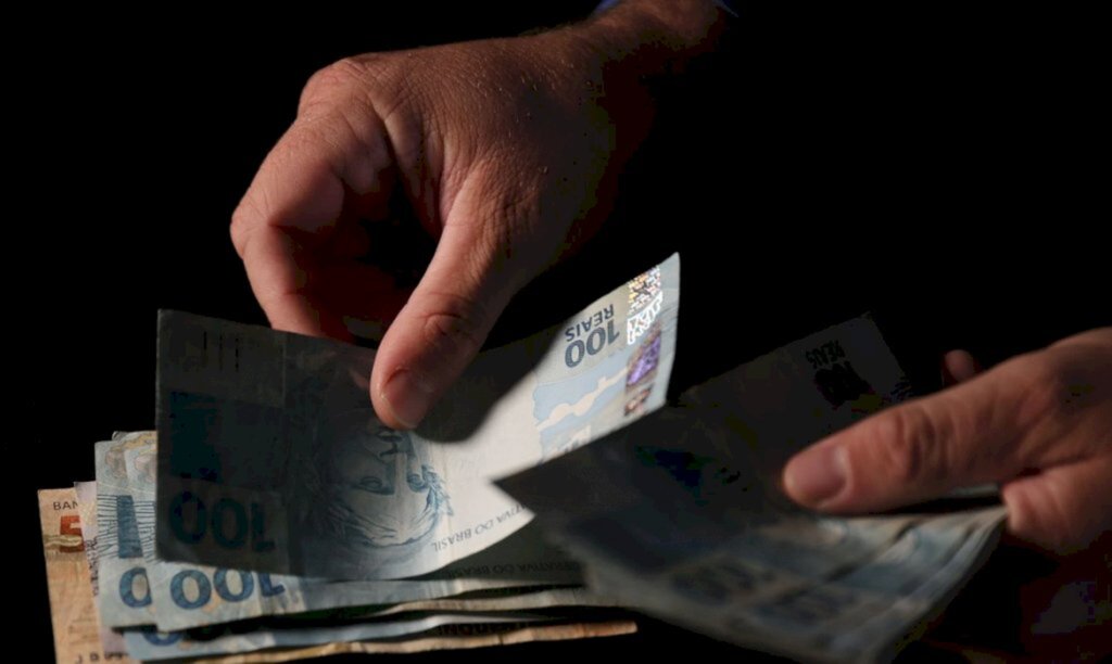 Aprovada MP que garante crédito para auxílio de R$ 600 até dezembro