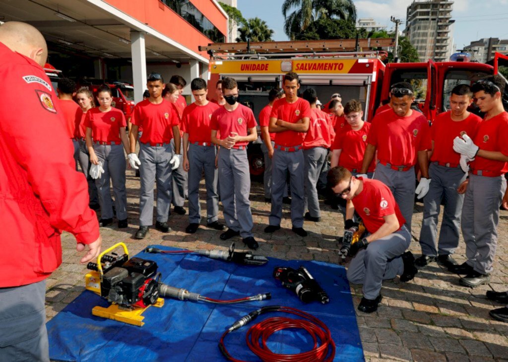 Bombeiro Mirim abre inscrições para ingresso no ano letivo de 2023