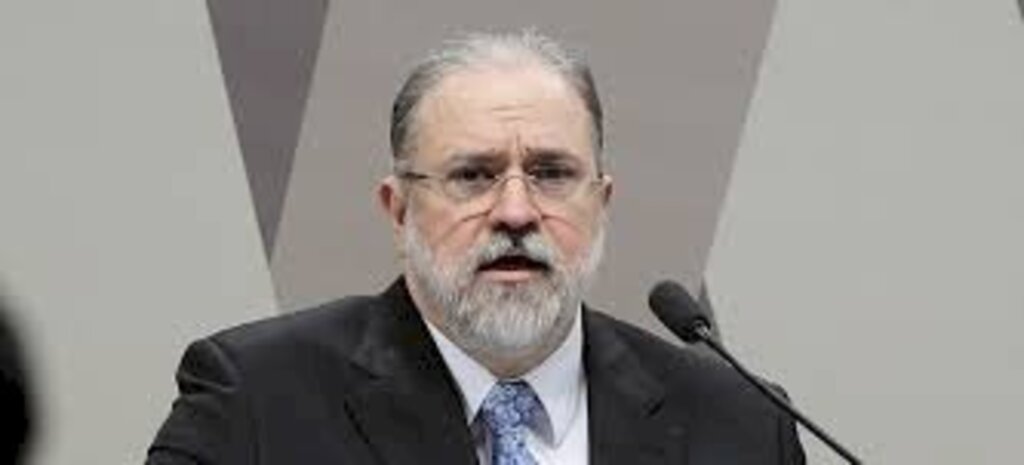 Aras pede reforço a ministro da Justiça para desmobilizar bloqueios em Mato Grosso