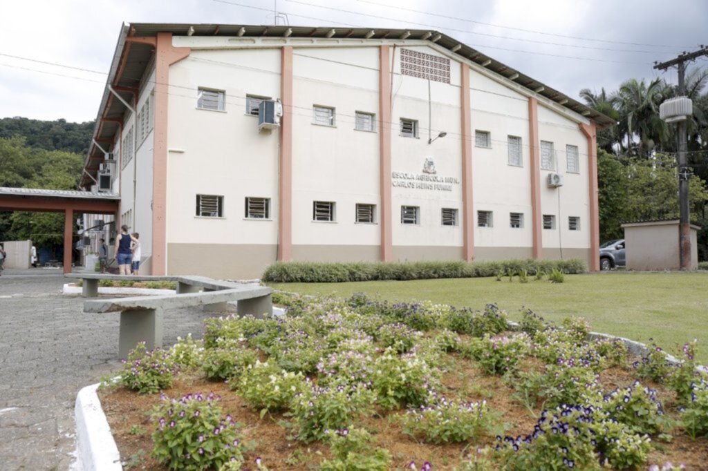 Etapa prática do processo seletivo para Escola Agrícola de Joinville é adiada