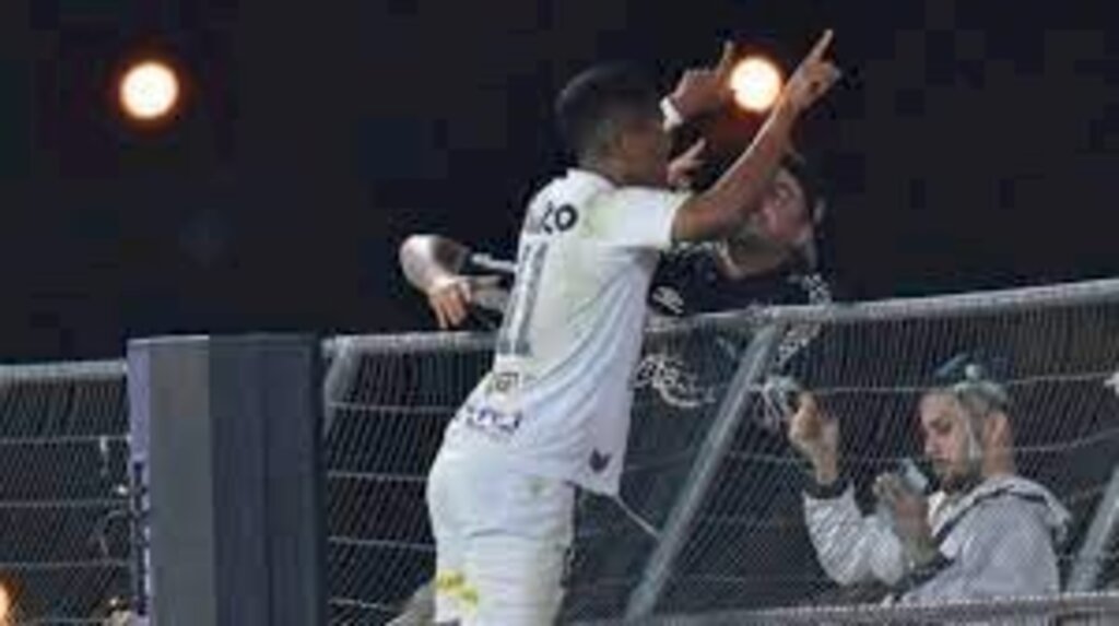 Santos vence o Red Bull Bragantino e entra na briga por vaga na Libertadores