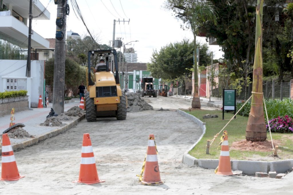 Prefeitura realiza segunda etapa da requalificação da rua General Sampaio