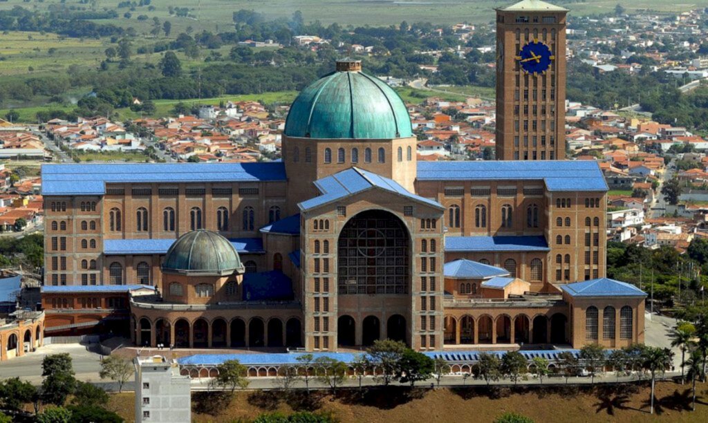 Novena da Padroeira começou ontem no Santuário de Aparecida