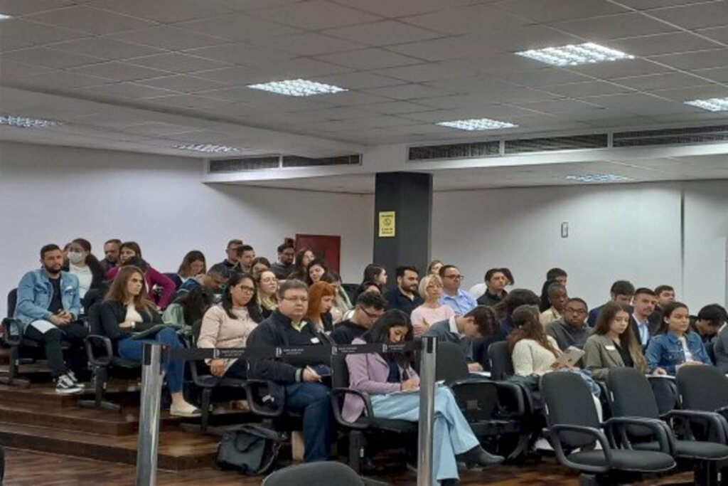 Tribunal do Júri da comarca de Joinville vira sala de aula