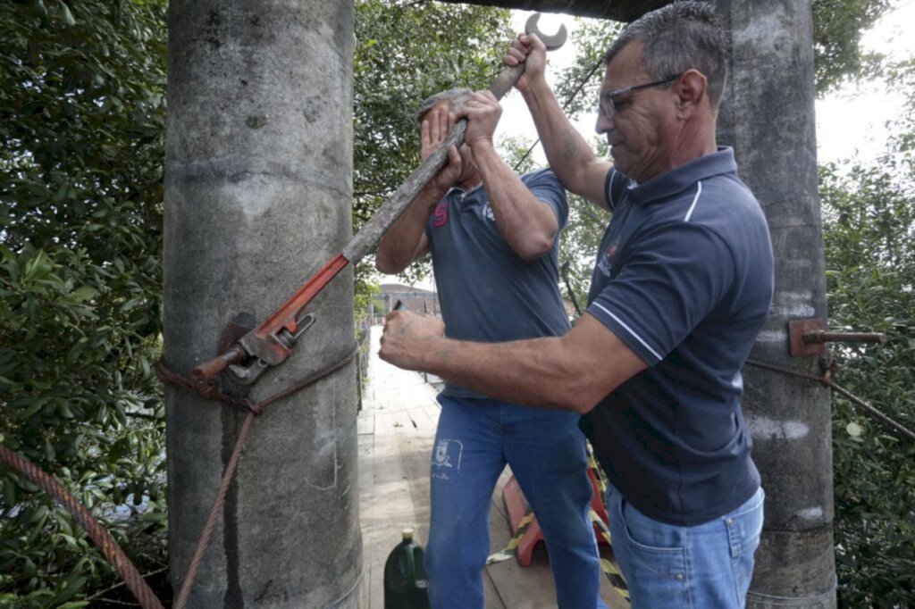 Obras na ponte pênsil do bairro Comasa iniciaram nesta segunda-feira