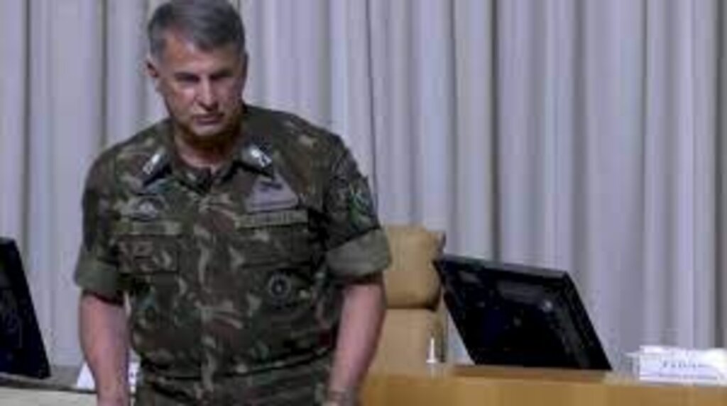 Comandante diz que Exército trabalha sob hierarquia e disciplina e defende os interesses nacionais