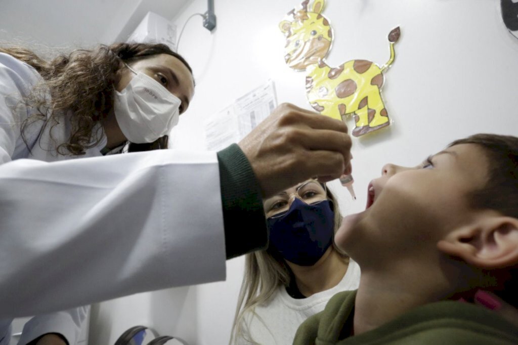 Sala de Vacinação Central de Joinville vai atender até 21h nesta quarta-feira