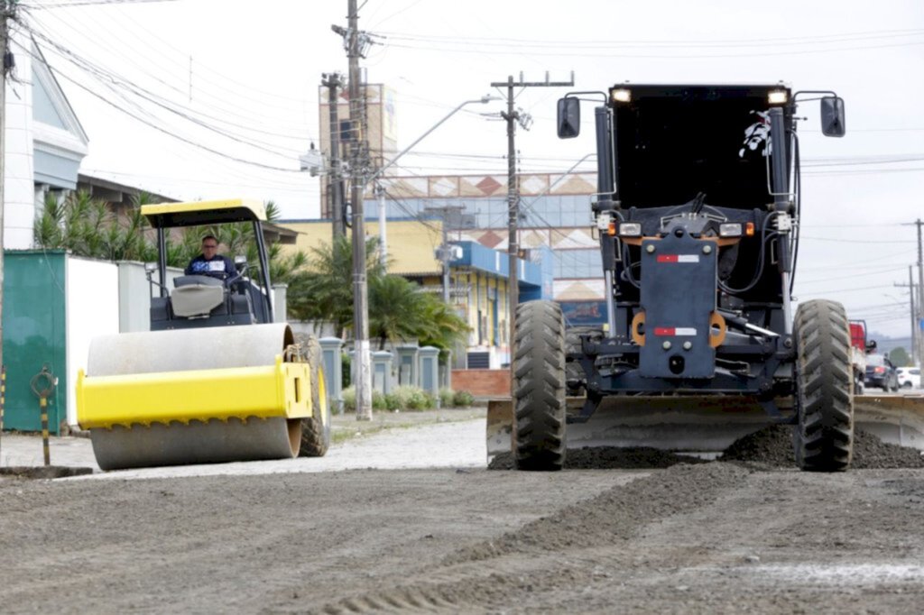 Unidades Regionais de Obras trabalham no reparo dos estragos causados pelas chuvas em Joinville