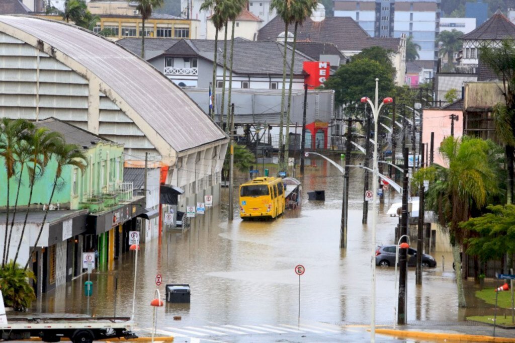 Prefeitura de Joinville orienta sobre o trânsito durante o período de chuva