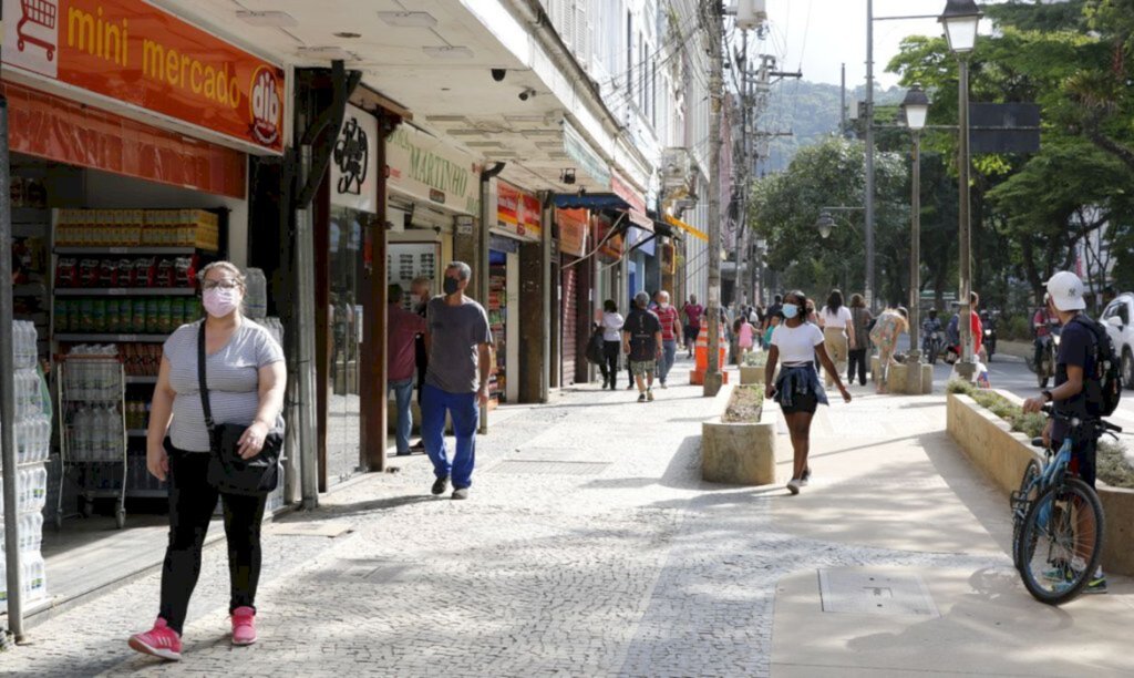 Covid-19: Brasil registra 295 óbitos em 24 horas