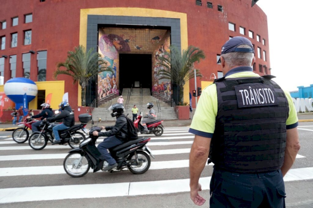 Guarda Municipal e Detrans reforçam orientações durante o Festival de Dança