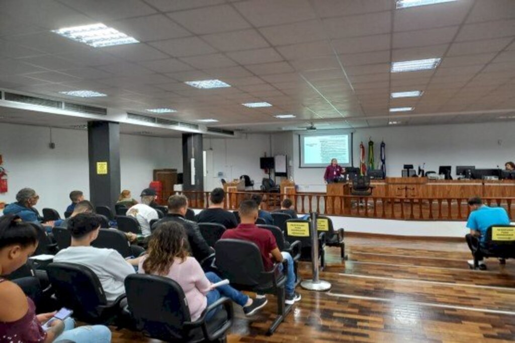 Comarca de Joinville apresenta opções de apoio para usuários de drogas