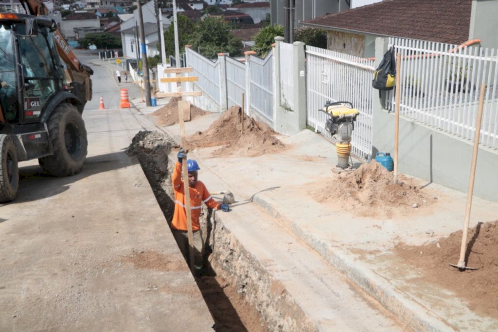 Dois bairros tem abastecimento de água comprometido nesta segunda-feira