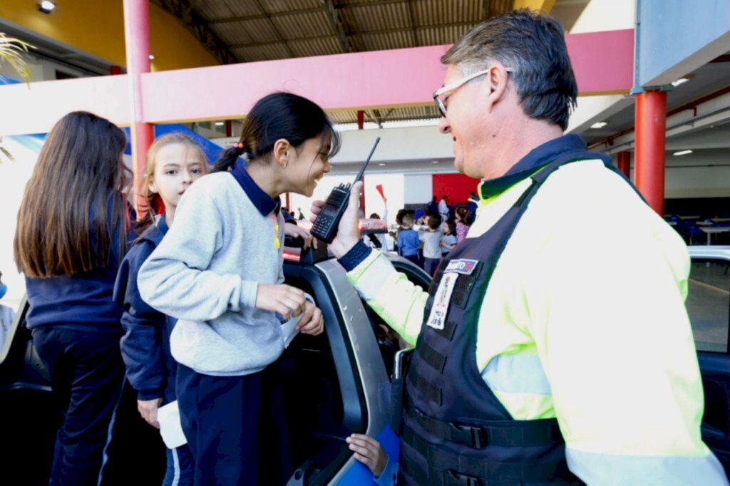 Programa leva educação de trânsito para escola no Parque Guarani