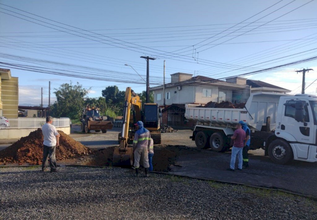 Subprefeitura Nordeste realiza obra de drenagem em ruas do Aventureiro