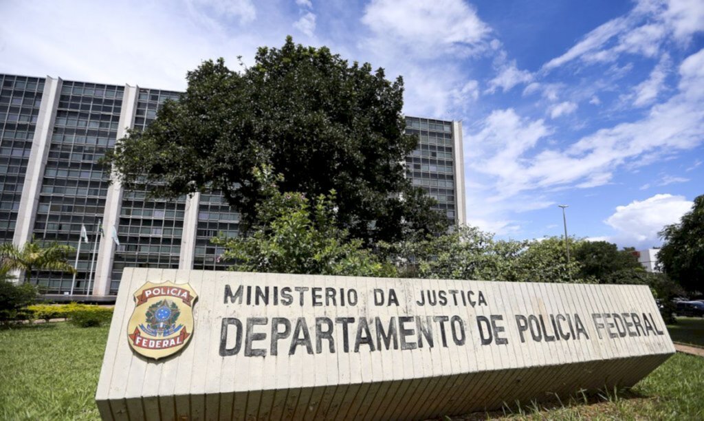 PF em SC desarticula organização criminosa que promovia pirâmide financeira