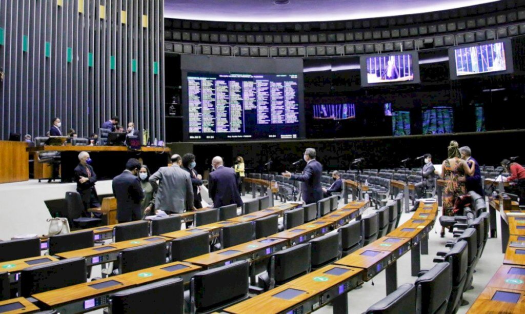 Congresso aprova transferência R$ 7,7 bi a estados e municípios