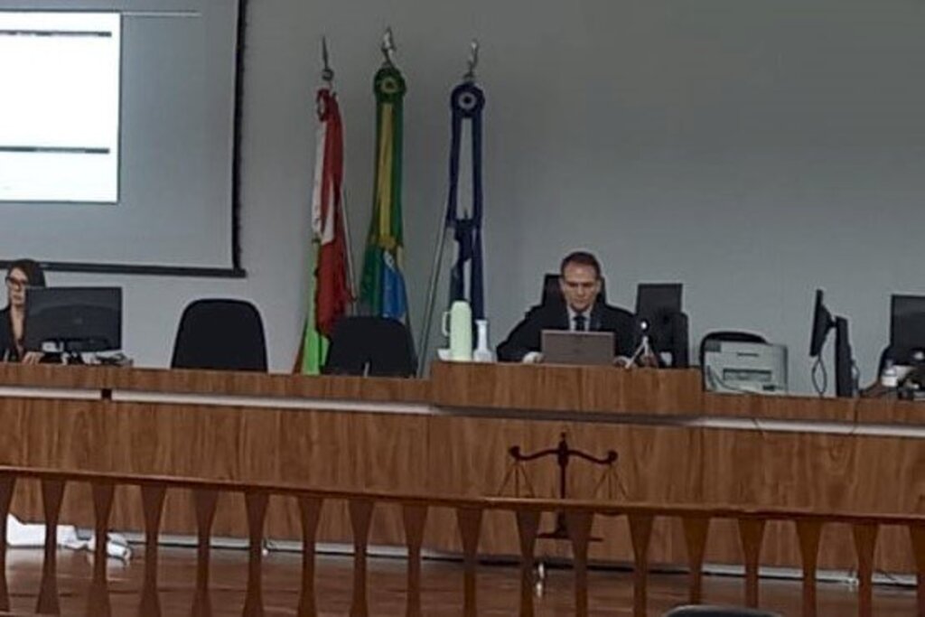 Réu é condenado a 26 anos por esfaquear homem em Joinville