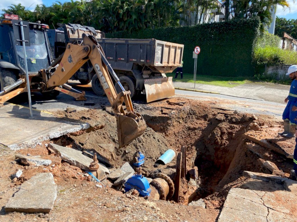 Companhia Águas de Joinville antecipa conclusão de reparo para a tarde desta quarta-feira