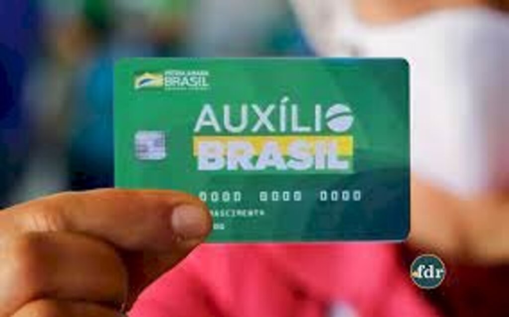 Auxílio-Brasil: valor extra do benefício deve ser votado nesta semana