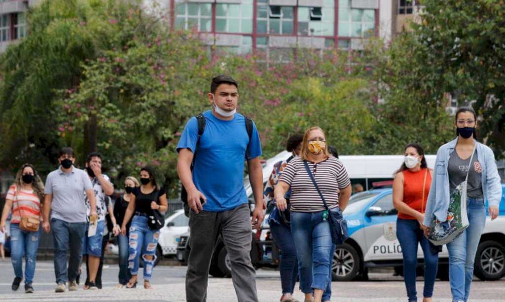 Covid-19: país registra 285 mortes  em 24 horas