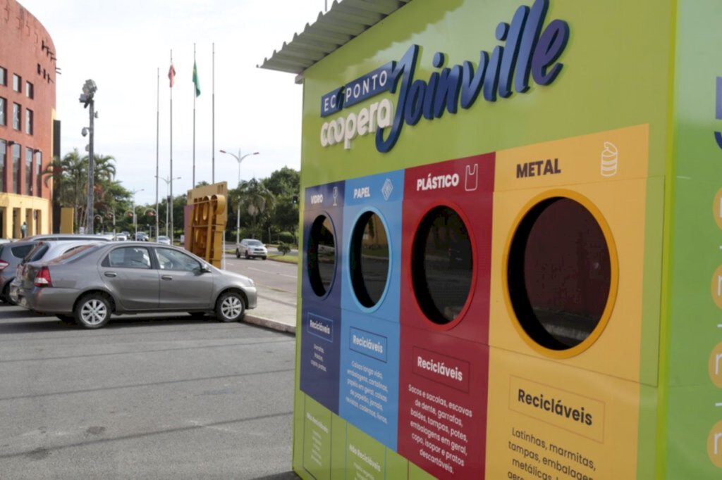 Prefeitura de Joinville instala novos equipamentos para coleta de resíduos comuns e recicláveis