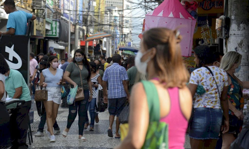 Brasil registra 672 mortes por covid-19 em 24 horas