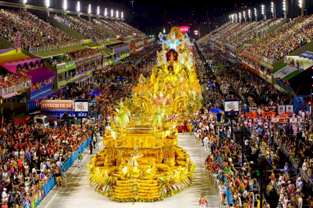 Quase prontas, escolas de samba já pensam na 'virada de página' do carnaval de abril