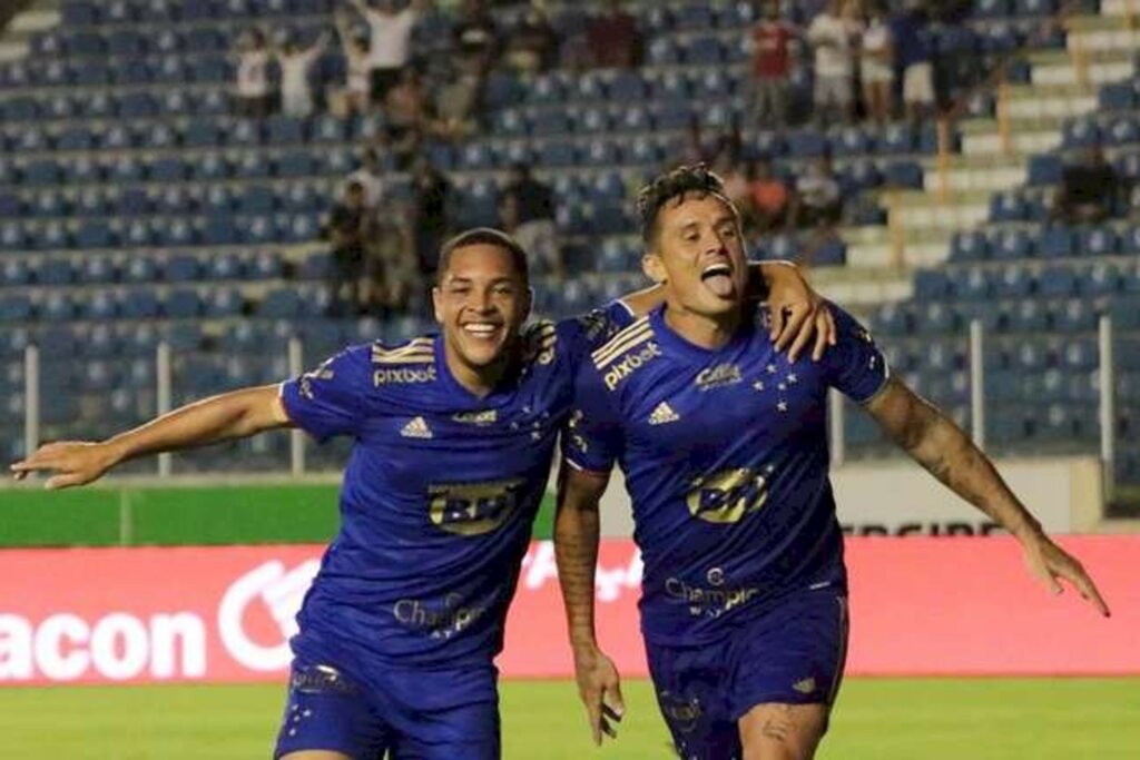 Cruzeiro atropela o Sergipe e avança na Copa do Brasil