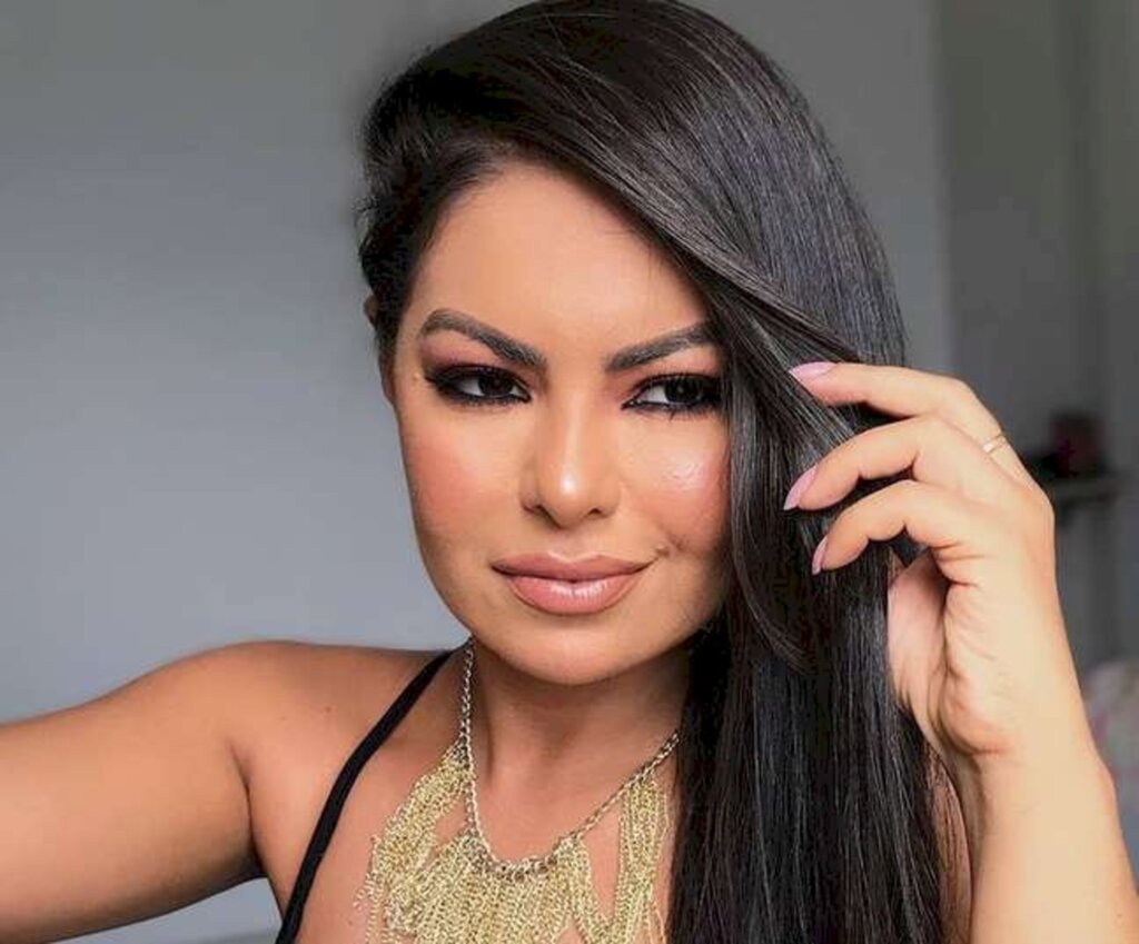 Vocalista da banda Calcinha Preta, Paulinha Abelha, morre aos 43 anos