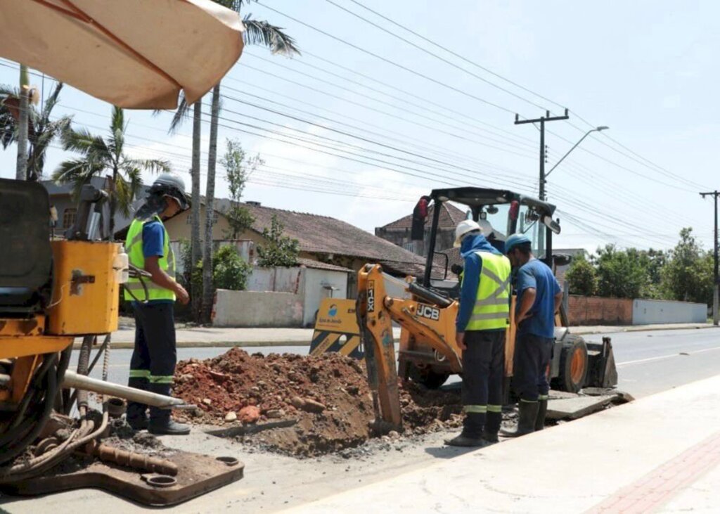 Rua em frente ao Hospital Regional será interditada nesta quarta-feira para realização de obra