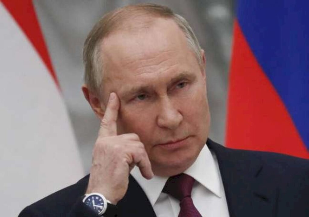 Putin anuncia envio de tropas 'de paz' para leste da Ucrânia