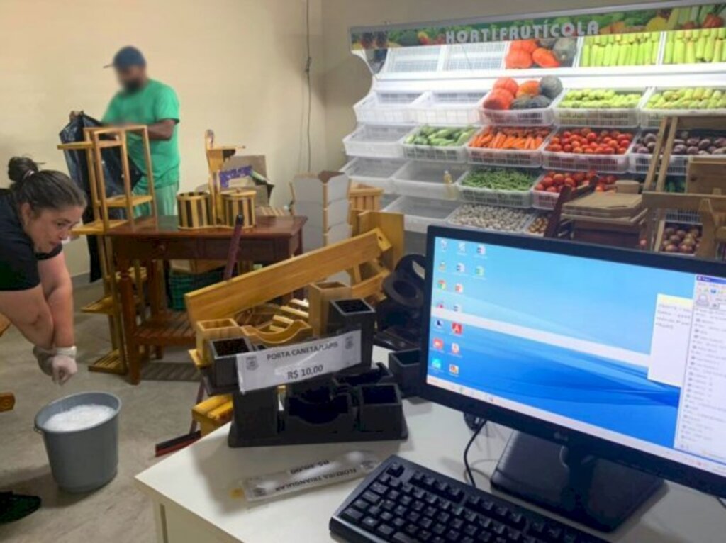 Produtos agrícolas da Penitenciária da Região de Curitibanos começam a ser comercializados no Mercado Público Municipal