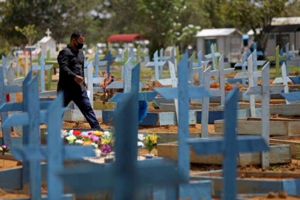 Brasil registra 1.127 mortes por covid-19 nas últimas 24h