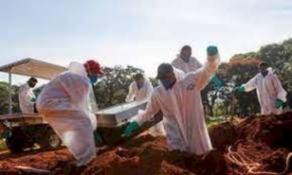 Brasil registra 1.295 mortes por covid-19 nas últimas 24 horas, pior marca desde 29 de julho