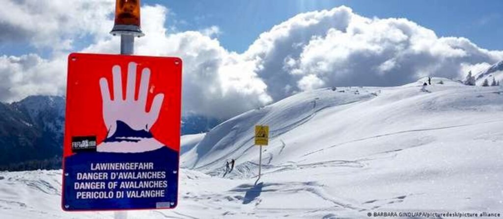 Avalanches 'sem precedentes' matam onze pessoas nos alpes no final de semana