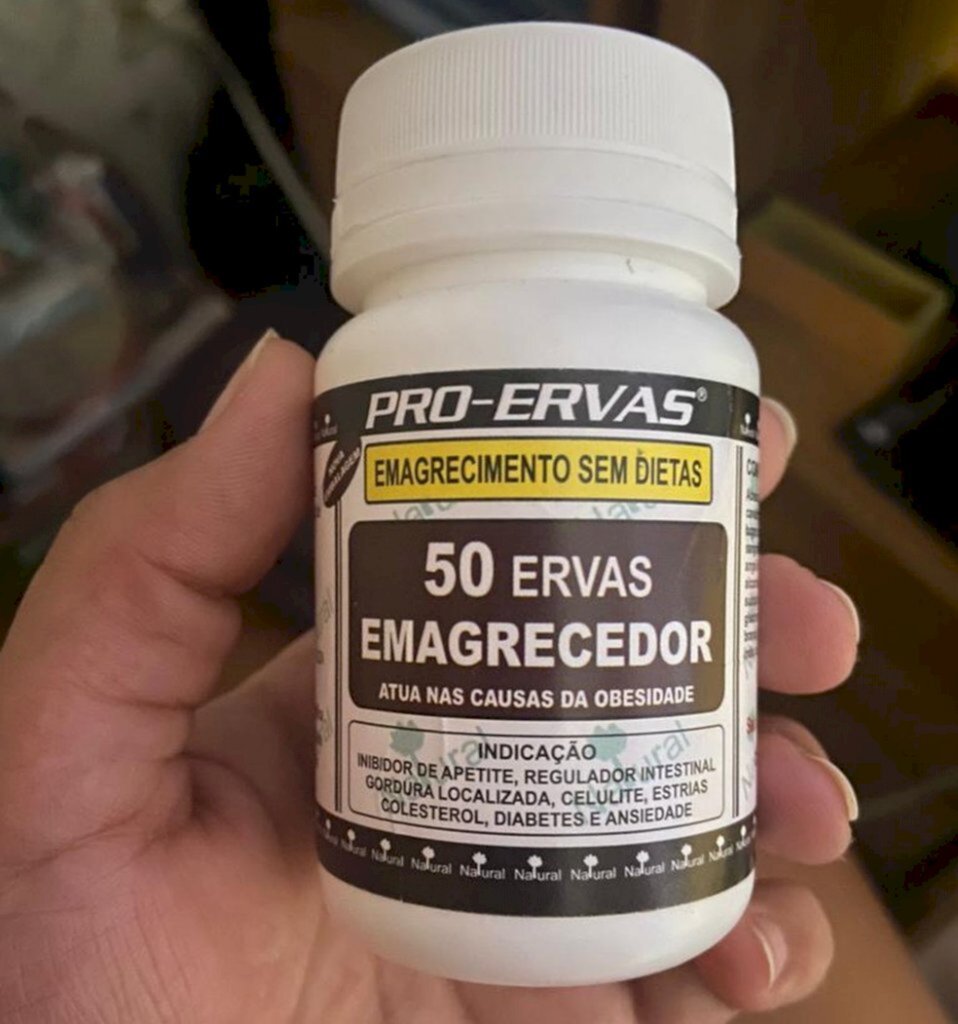 Anvisa alerta que 50 Ervas Emagrecedor está proibido no Brasil