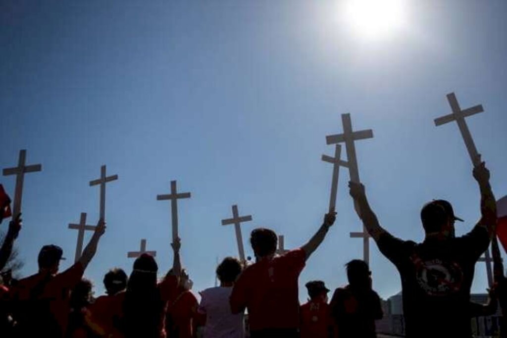 Brasil tem 695 mortes por covid-19 neste sábado