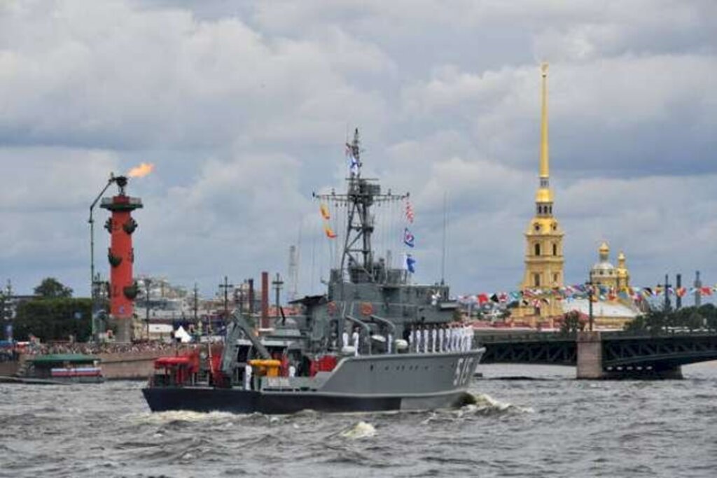 Rússia fará exercícios navais em mares de todo mundo