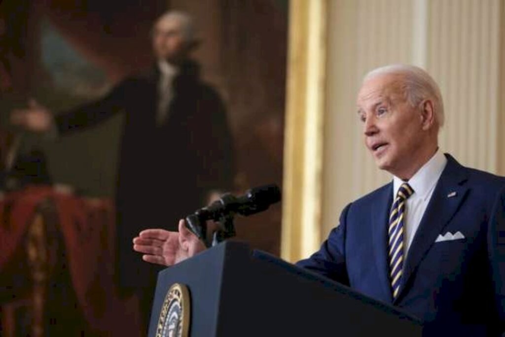 Biden volta a alertar Rússia sobre riscos de invasão à Ucrânia