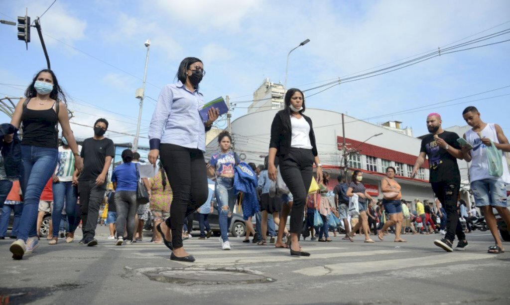 Brasil registra 74.134 novos casos e mais 121 mortes por Covid-19