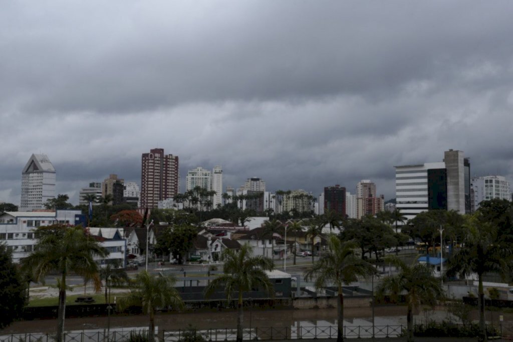 Joinville tem alerta de temporal devido ao calor intenso