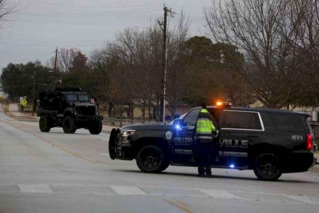 EUA: FBI invade sinagoga para liberar reféns; atirador morre