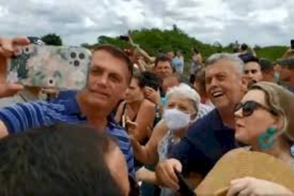 Bolsonaro está em São Francisco, onde passará réveillon com família